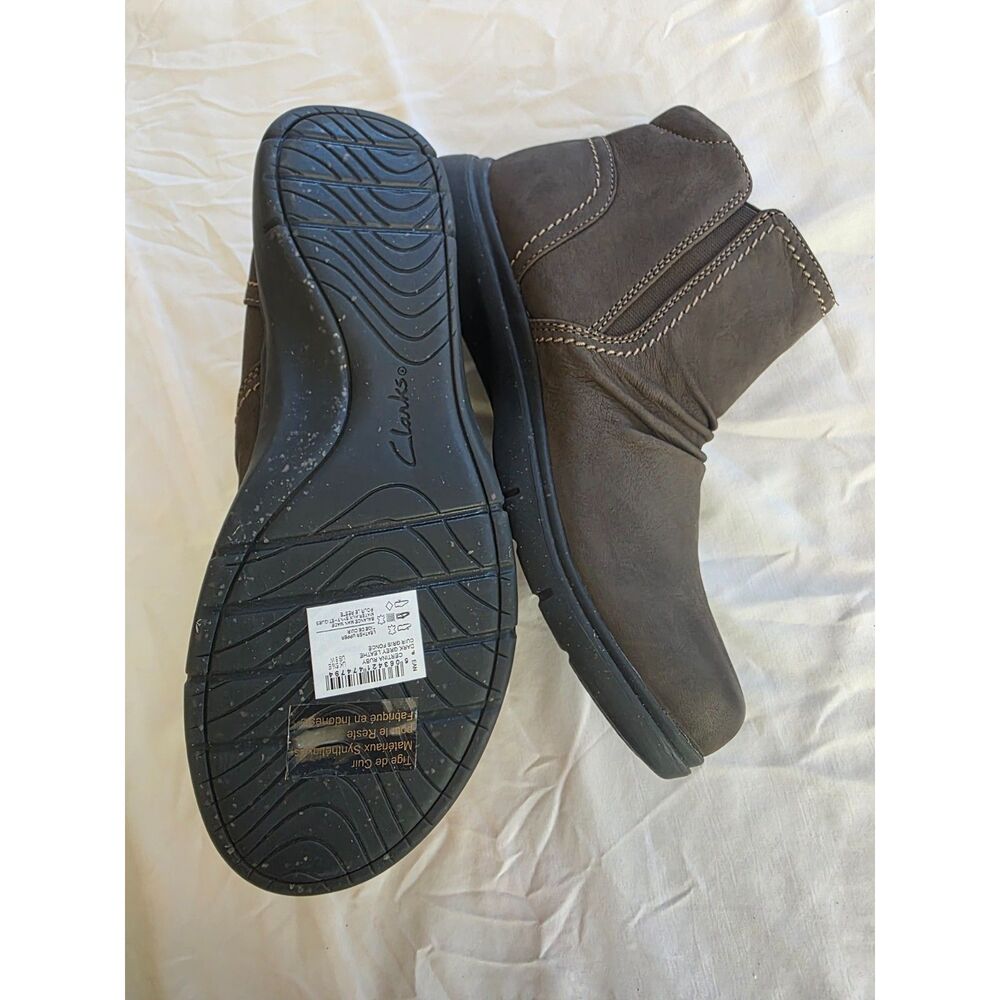 NWOB Clarks Certina Ruby Dark Grey Leather Ankle Booties - Women's Size 8